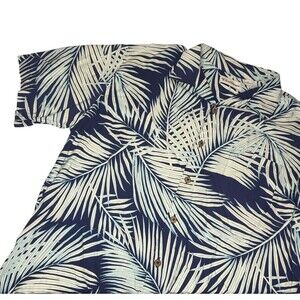 Caribbean Hawaiian Button Up Shirt Men’s L Floral Island Vacation Relaxed Shirt